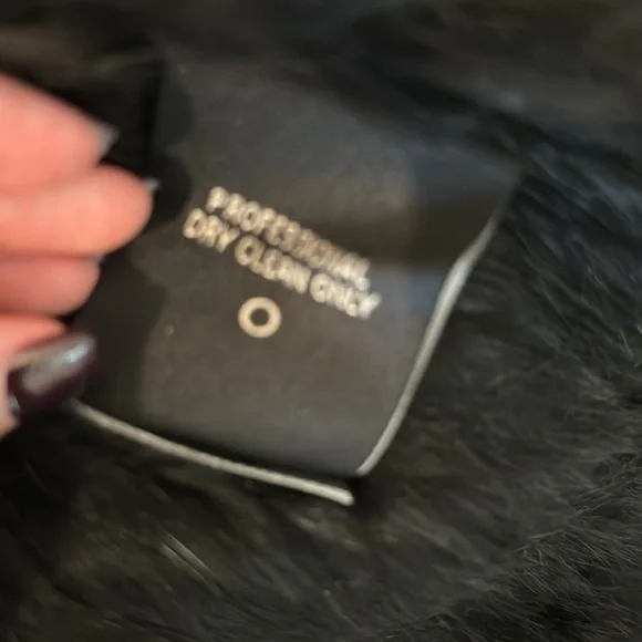 LAST CALL! 525 America Luxe Fur Vest - Picture 5 of 5